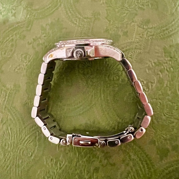 Michael Kors Women's MK5612 Blair Analog Display Analog Quartz Silver Watch - Picture 7 of 16